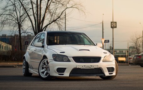 Lexus IS II рестайлинг 2, 1999 год, 830 000 рублей, 1 фотография