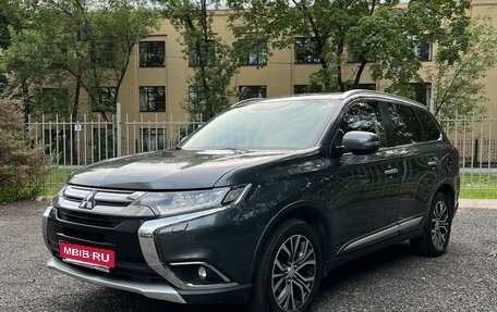 Mitsubishi Outlander III рестайлинг 3, 2015 год, 2 850 000 рублей, 1 фотография