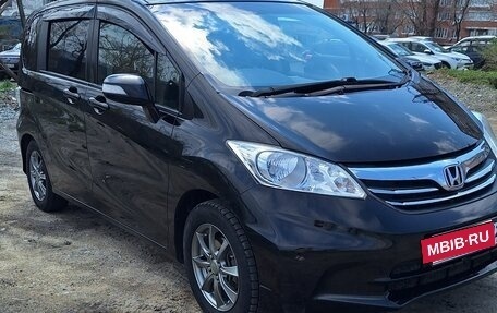 Honda Freed I, 2013 год, 1 450 000 рублей, 10 фотография