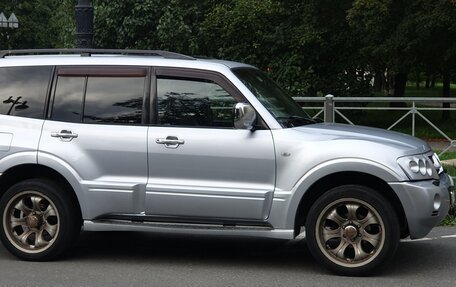 Mitsubishi Pajero III рестайлинг, 2004 год, 860 000 рублей, 2 фотография