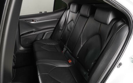 Toyota Camry, 2018 год, 2 369 000 рублей, 9 фотография