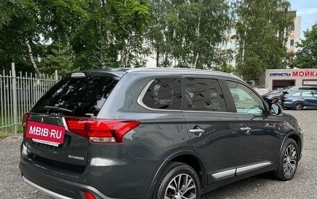 Mitsubishi Outlander III рестайлинг 3, 2015 год, 2 850 000 рублей, 5 фотография