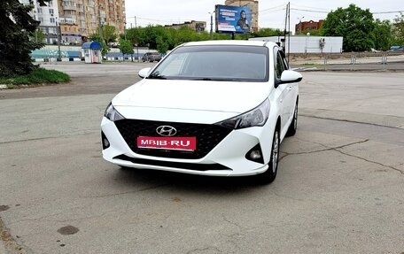 Hyundai Solaris II рестайлинг, 2020 год, 1 200 000 рублей, 1 фотография