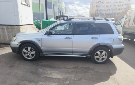 Mitsubishi Outlander III рестайлинг 3, 2005 год, 800 000 рублей, 2 фотография