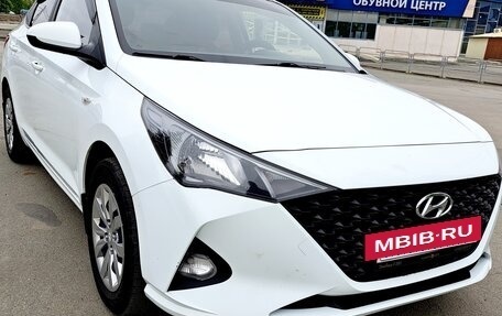 Hyundai Solaris II рестайлинг, 2020 год, 1 200 000 рублей, 4 фотография