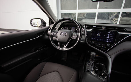 Toyota Camry, 2019 год, 2 460 000 рублей, 15 фотография