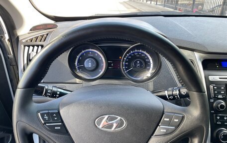 Hyundai Sonata VI, 2011 год, 845 000 рублей, 13 фотография