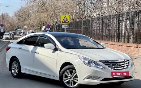 Hyundai Sonata VI, 2011 год, 845 000 рублей, 3 фотография