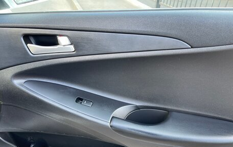 Hyundai Sonata VI, 2011 год, 845 000 рублей, 22 фотография
