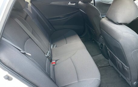 Hyundai Sonata VI, 2011 год, 845 000 рублей, 19 фотография