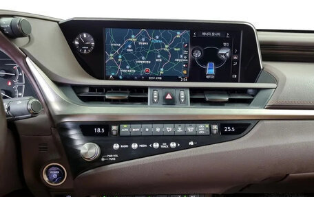Lexus ES VII, 2021 год, 3 000 000 рублей, 9 фотография