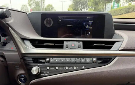 Lexus ES VII, 2022 год, 3 300 000 рублей, 11 фотография