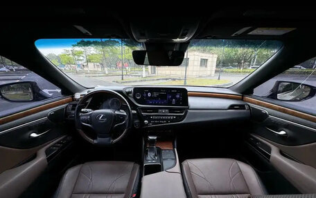 Lexus ES VII, 2022 год, 3 300 000 рублей, 12 фотография