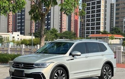 Volkswagen Tiguan II, 2022 год, 2 200 000 рублей, 1 фотография