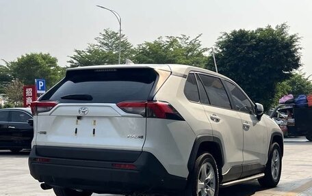 Toyota RAV4, 2021 год, 2 114 000 рублей, 5 фотография