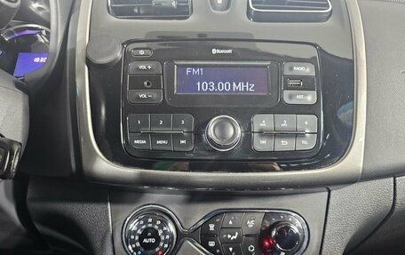 Renault Sandero II рестайлинг, 2017 год, 1 000 000 рублей, 12 фотография