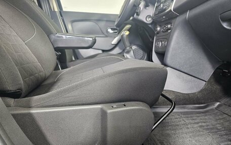 Renault Sandero II рестайлинг, 2017 год, 1 000 000 рублей, 14 фотография