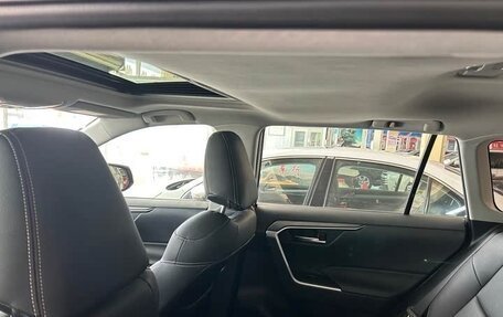 Toyota RAV4, 2021 год, 2 716 000 рублей, 13 фотография