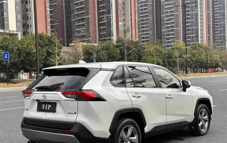 Toyota RAV4, 2021 год, 2 000 000 рублей, 4 фотография
