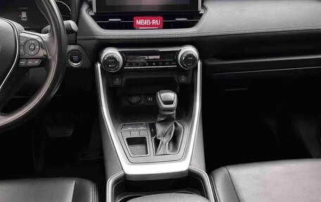 Toyota RAV4, 2021 год, 2 000 000 рублей, 13 фотография