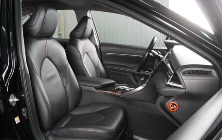 Toyota Camry, 2019 год, 3 300 000 рублей, 8 фотография