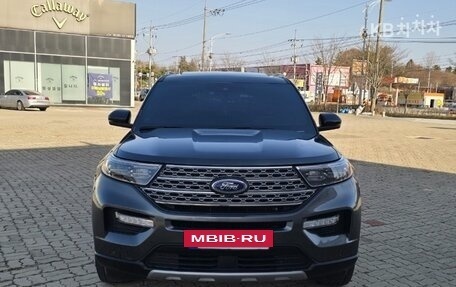 Ford Explorer VI, 2022 год, 3 059 011 рублей, 2 фотография