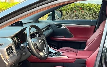 Lexus RX IV рестайлинг, 2017 год, 3 638 000 рублей, 4 фотография