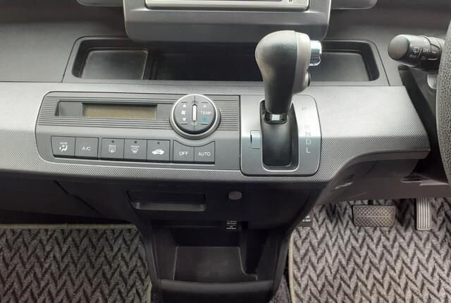Honda Freed I, 2011 год, 820 000 рублей, 16 фотография