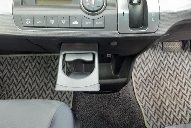 Honda Freed I, 2011 год, 820 000 рублей, 17 фотография
