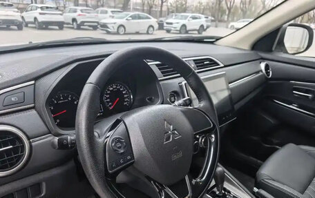 Mitsubishi ASX I рестайлинг, 2022 год, 1 600 000 рублей, 10 фотография