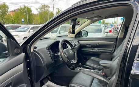 Mitsubishi Outlander III рестайлинг 3, 2013 год, 1 599 000 рублей, 10 фотография