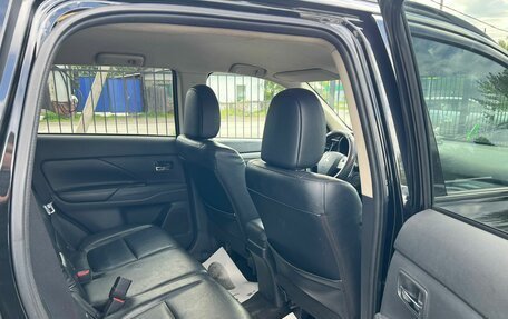Mitsubishi Outlander III рестайлинг 3, 2013 год, 1 599 000 рублей, 12 фотография