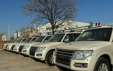 Mitsubishi Pajero IV, 2021 год, 4 350 000 рублей, 6 фотография