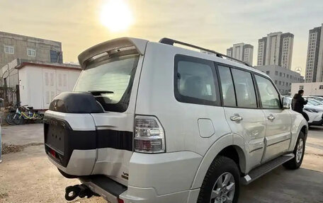 Mitsubishi Pajero IV, 2021 год, 4 350 000 рублей, 5 фотография