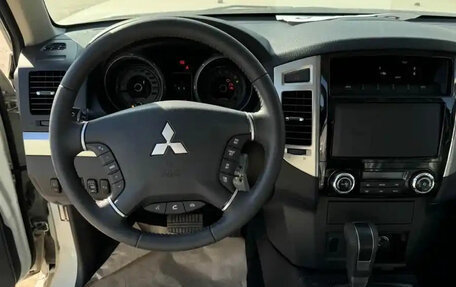 Mitsubishi Pajero IV, 2021 год, 4 350 000 рублей, 14 фотография