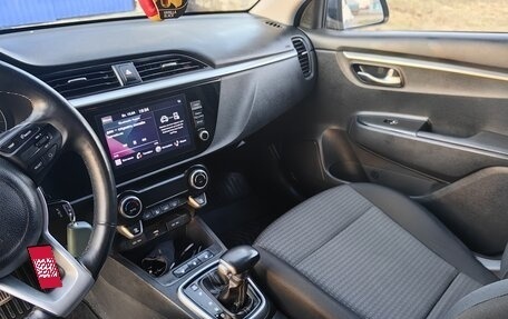 KIA Rio IV, 2021 год, 1 799 000 рублей, 1 фотография