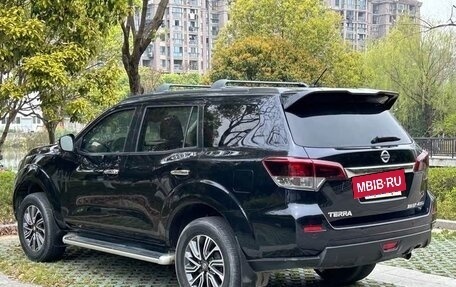 Nissan Terra, 2018 год, 2 800 000 рублей, 2 фотография