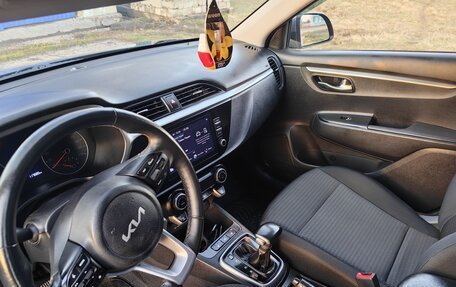 KIA Rio IV, 2021 год, 1 799 000 рублей, 2 фотография