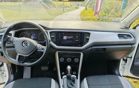 Volkswagen T-Roc I, 2022 год, 1 620 099 рублей, 6 фотография