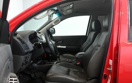 Toyota Hilux VII, 2013 год, 2 390 000 рублей, 9 фотография