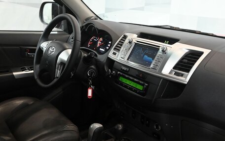 Toyota Hilux VII, 2013 год, 2 390 000 рублей, 11 фотография