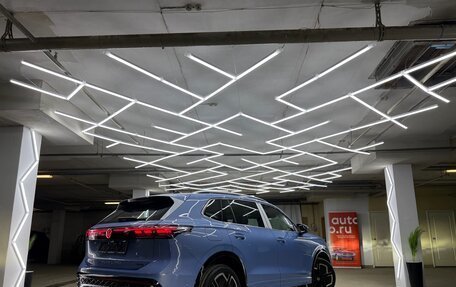 Volkswagen Tiguan, 2024 год, 4 400 000 рублей, 2 фотография
