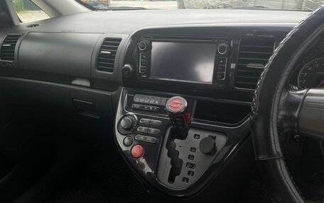 Toyota Wish II, 2004 год, 880 000 рублей, 5 фотография
