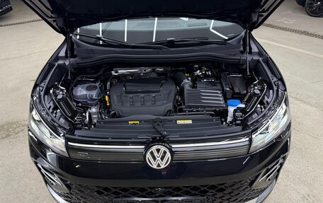 Volkswagen Tiguan, 2024 год, 4 400 000 рублей, 40 фотография