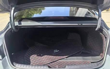 Hyundai Elantra, 2022 год, 1 400 000 рублей, 16 фотография