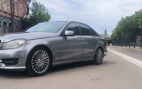 Mercedes-Benz C-Класс, 2011 год, 1 350 000 рублей, 1 фотография