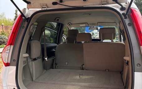 Toyota Passo Sette, 2009 год, 830 000 рублей, 19 фотография