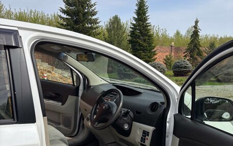 Toyota Passo Sette, 2009 год, 830 000 рублей, 21 фотография