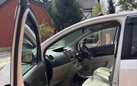 Toyota Passo Sette, 2009 год, 830 000 рублей, 24 фотография