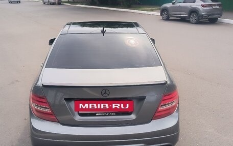 Mercedes-Benz C-Класс, 2011 год, 1 350 000 рублей, 2 фотография